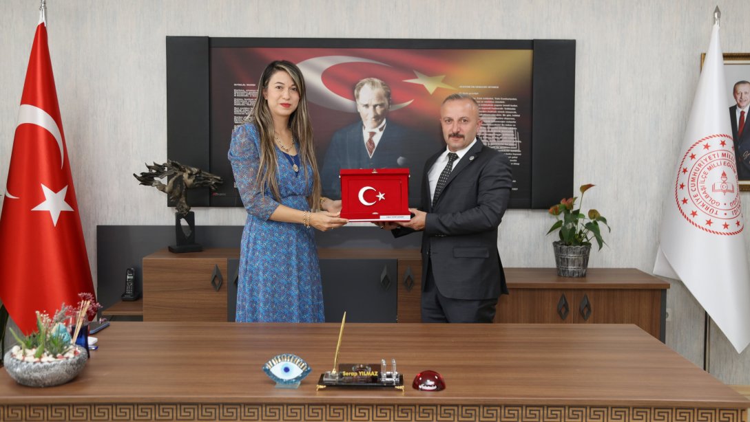 İLÇE MİLLİ EĞİTİM MÜDÜRÜMÜZ SAYIN SERAP YILMAZ ÜLKÜ OCAKLARI EĞİTİM VE KÜLTÜR VAKFI GÖLBAŞI İLÇE BAŞKANI SAYIN ÖZER POLAT'I MAKANINDA AĞIRLADI